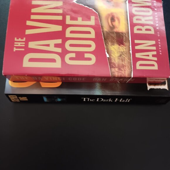 TWO PAPERBACK NOVELS: THE DARK HALF and THE DA VINCI CODE - Picture 7 of 7